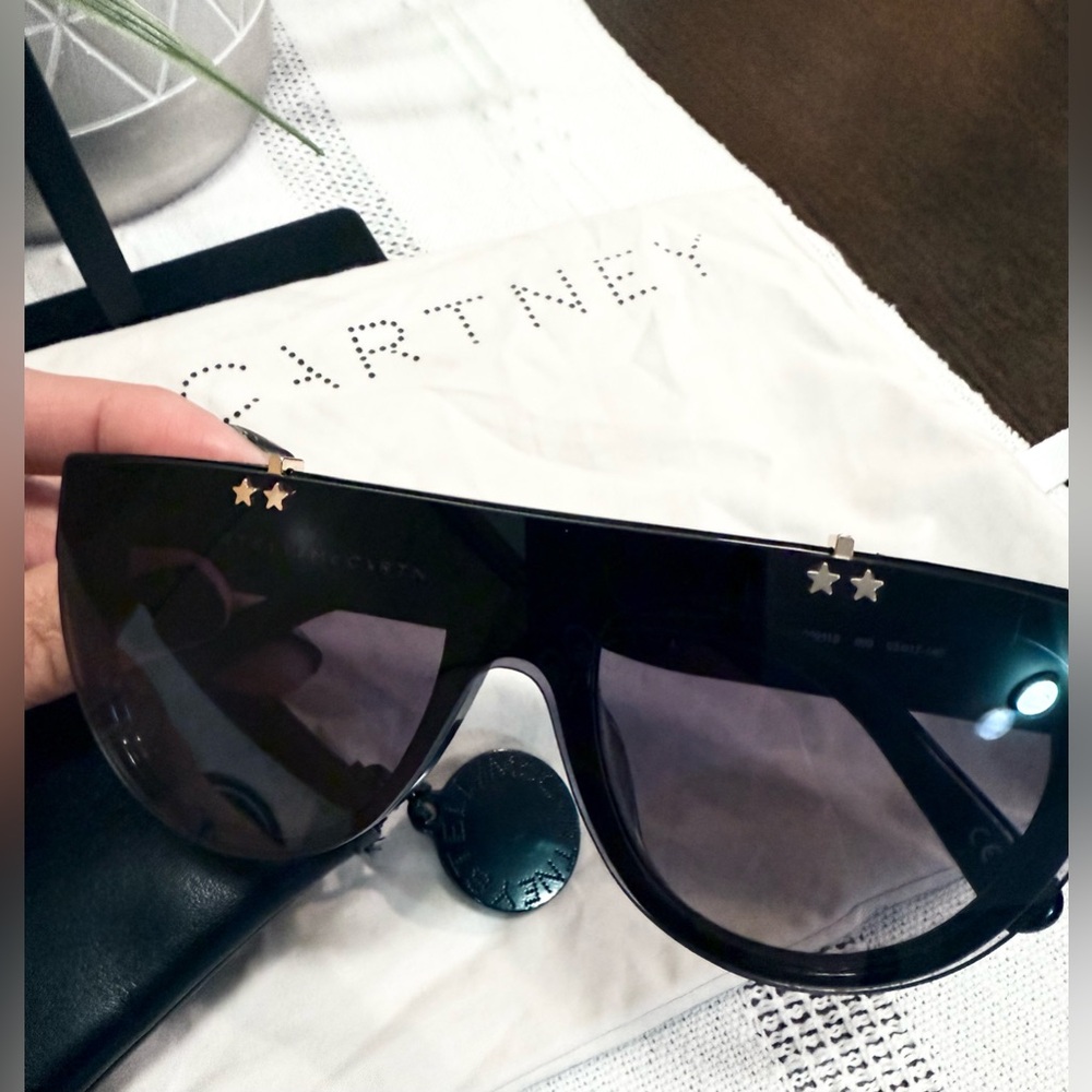 Stella McCartney Detachable Flip Up Flat Top Sunglasses - Picture 3 of 9